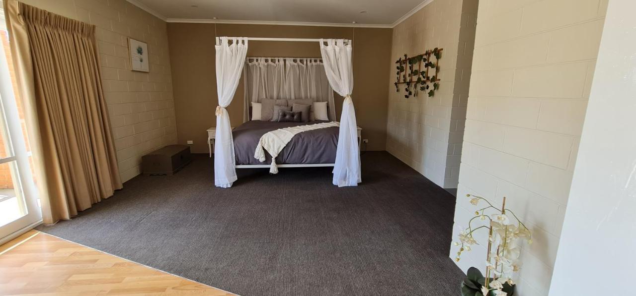 Comfort Inn & Suites King Avenue Sale Extérieur photo
