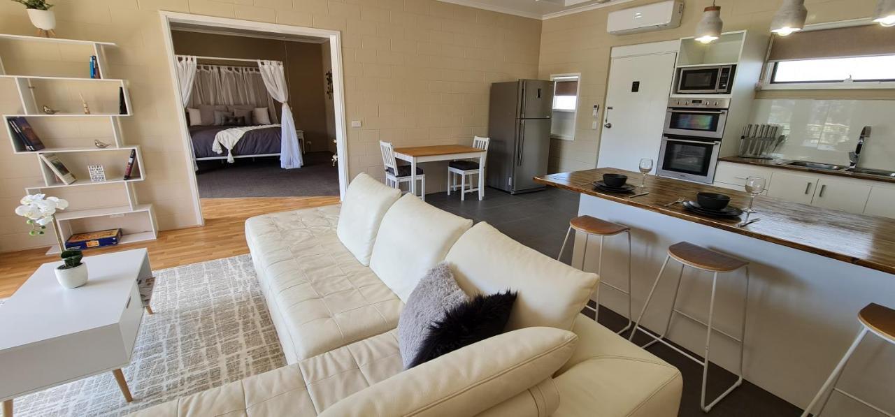 Comfort Inn & Suites King Avenue Sale Extérieur photo