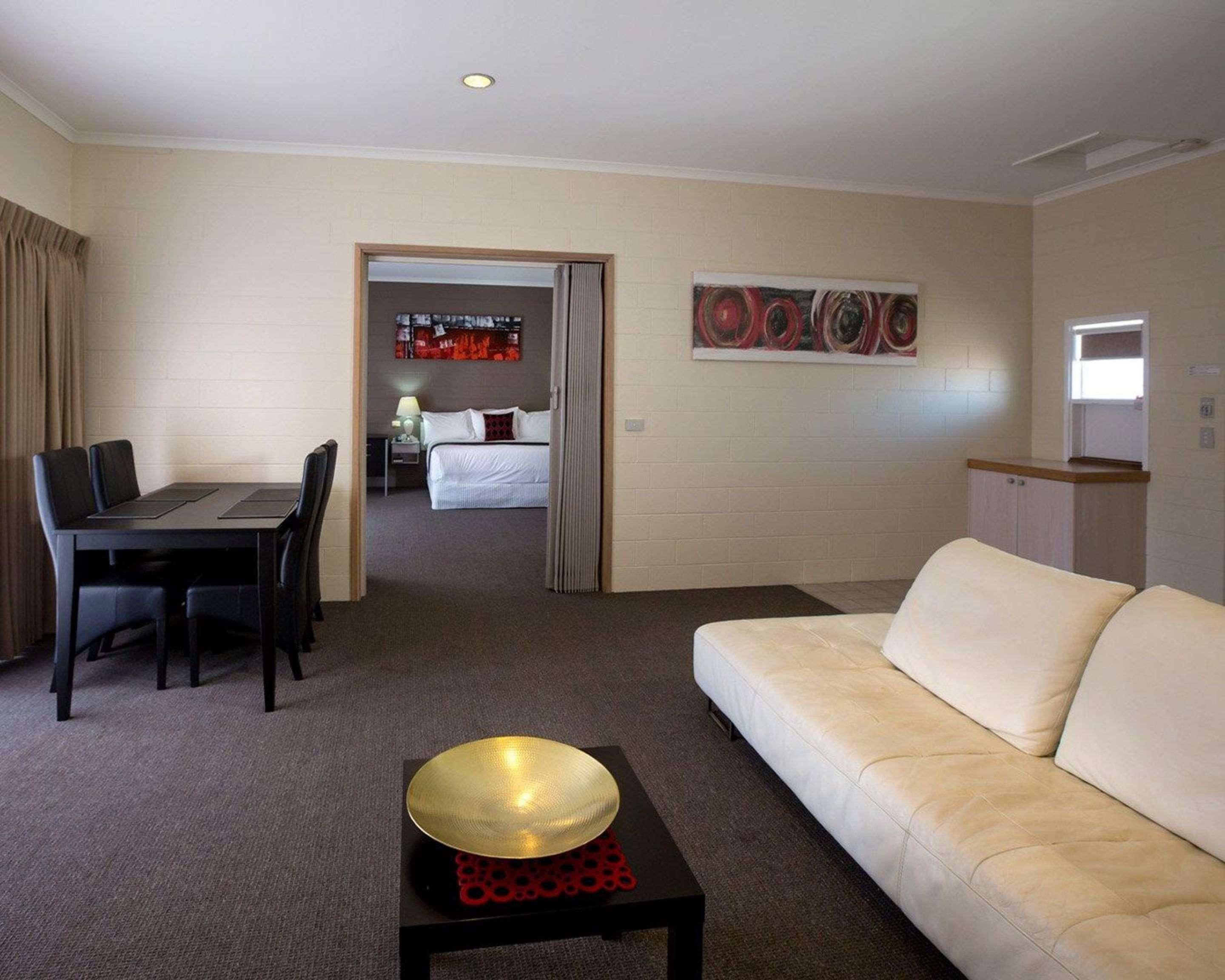 Comfort Inn & Suites King Avenue Sale Extérieur photo