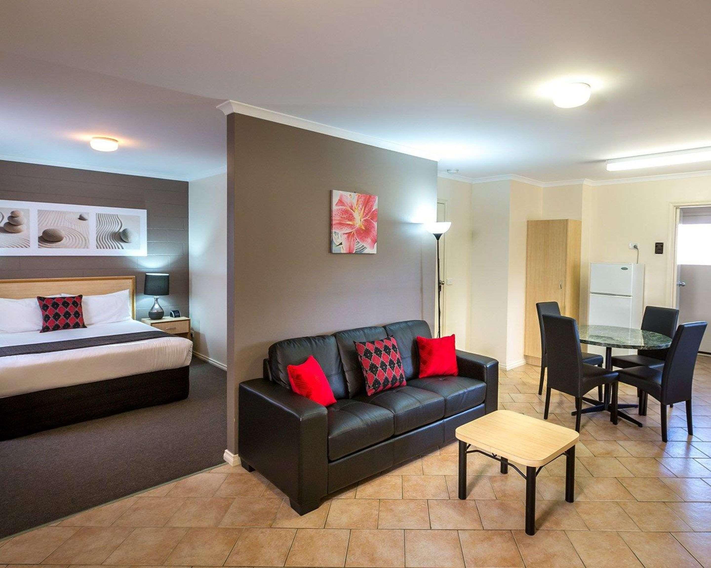 Comfort Inn & Suites King Avenue Sale Extérieur photo