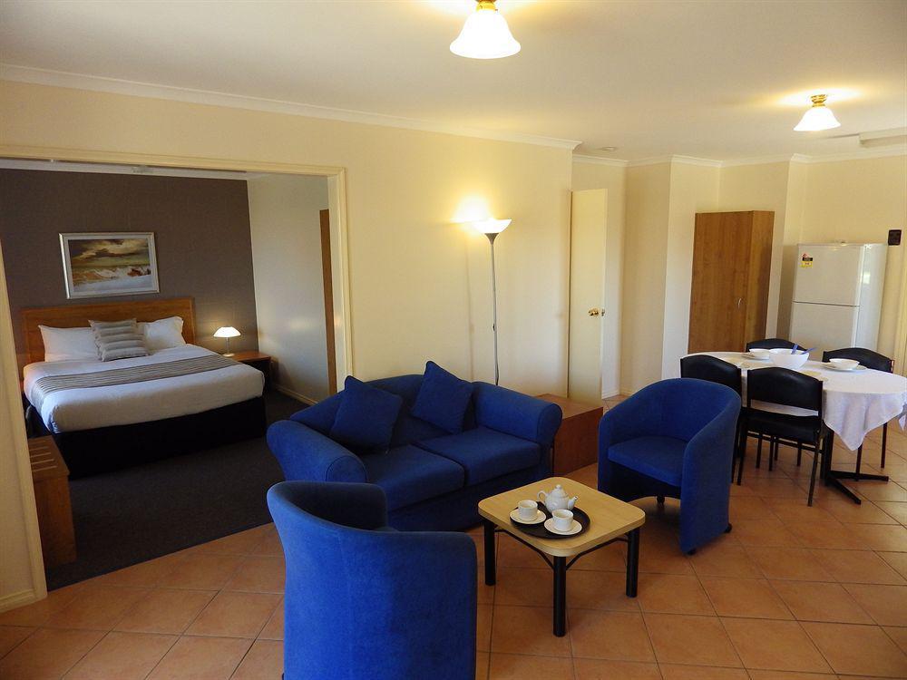 Comfort Inn & Suites King Avenue Sale Extérieur photo