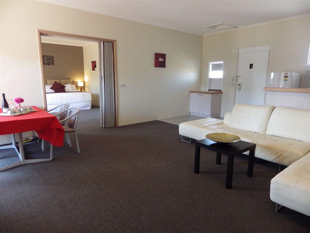 Comfort Inn & Suites King Avenue Sale Extérieur photo